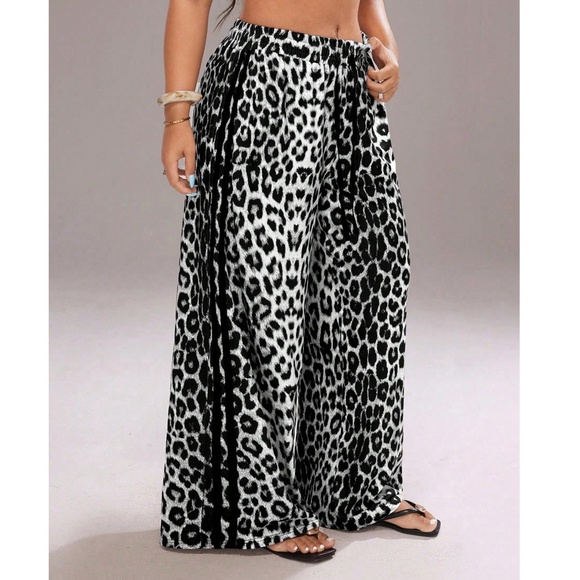 Plus Leopard Print Stretchy Waist Wide Leg Lounge Pants - Picture 2 of 6